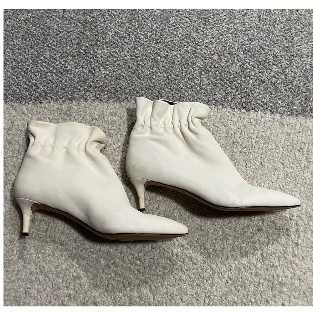 Dolce Vita Womens Sz 10 Rain Ankle Boot White Leather Pull On Ruched Pointed Toe - Picture 3 of 15
